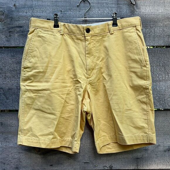 Lands' End Men's Yellow Traditional Fit Casual Stretch Chino Shorts Size 34 - Picture 1 of 7